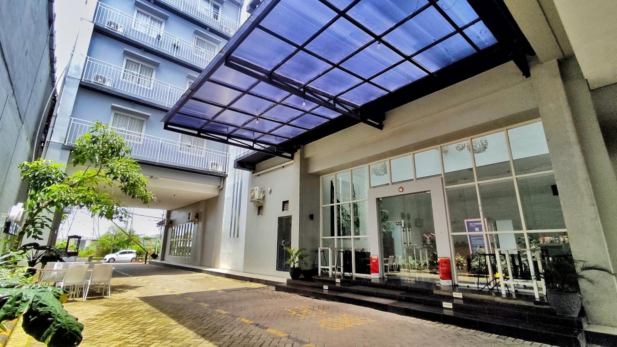 Votel Hotel Charis Tuban Tuban  Екстериор снимка