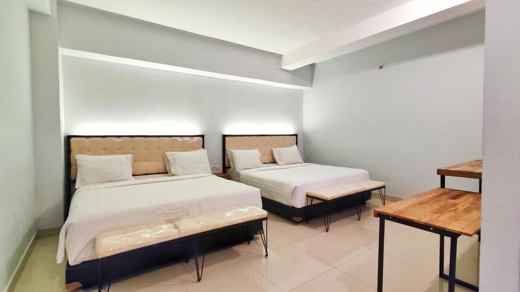 Votel Hotel Charis Tuban Tuban  Екстериор снимка