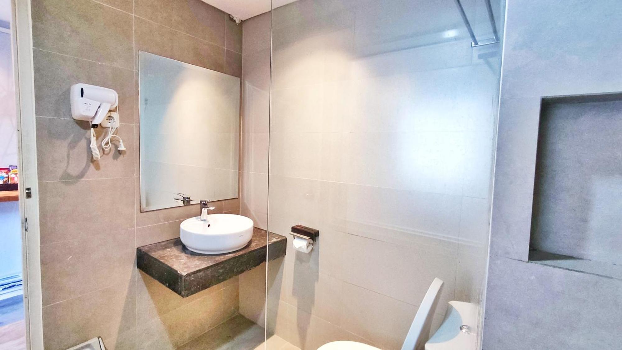 Votel Hotel Charis Tuban Tuban  Екстериор снимка