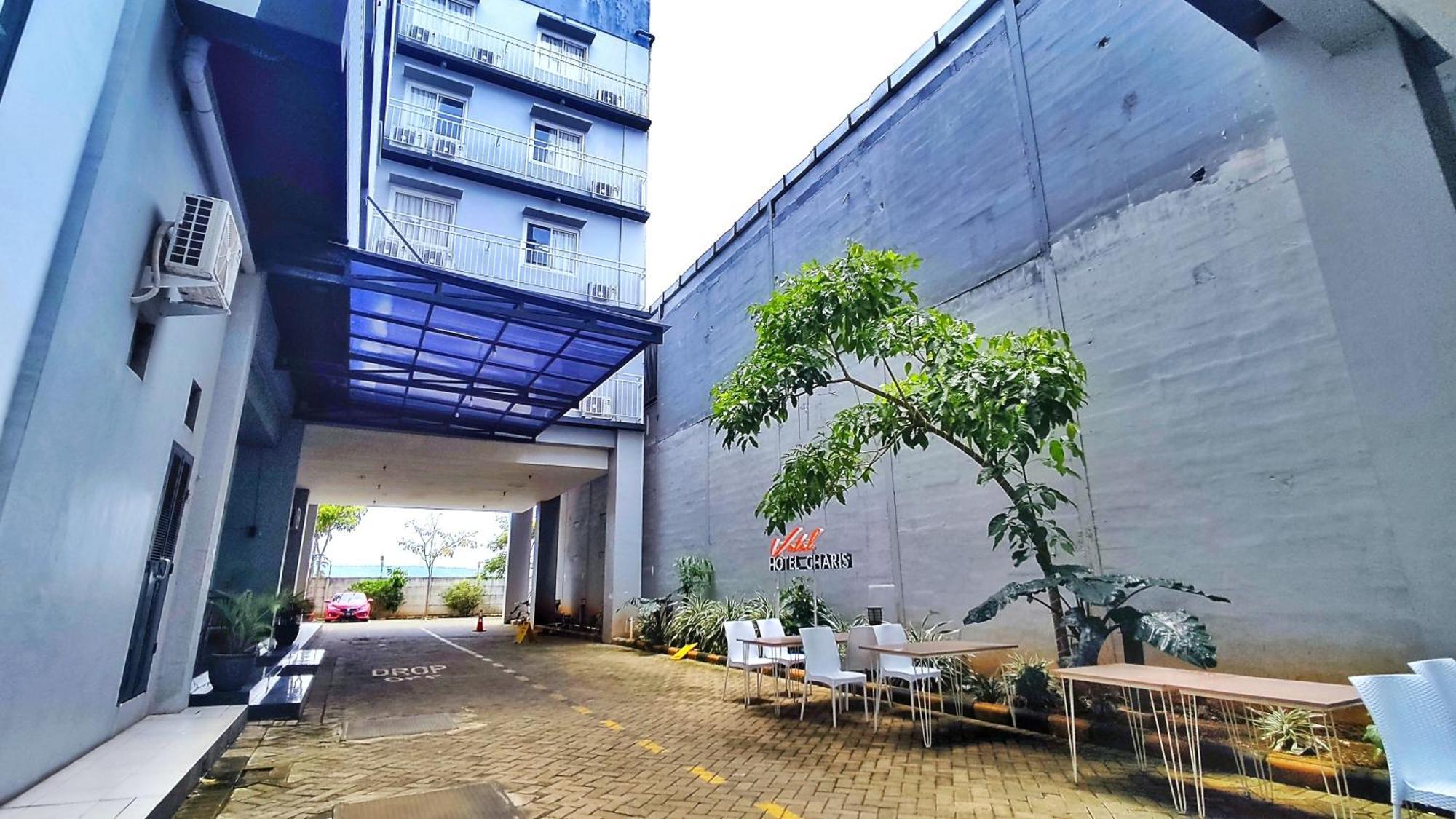 Votel Hotel Charis Tuban Tuban  Екстериор снимка