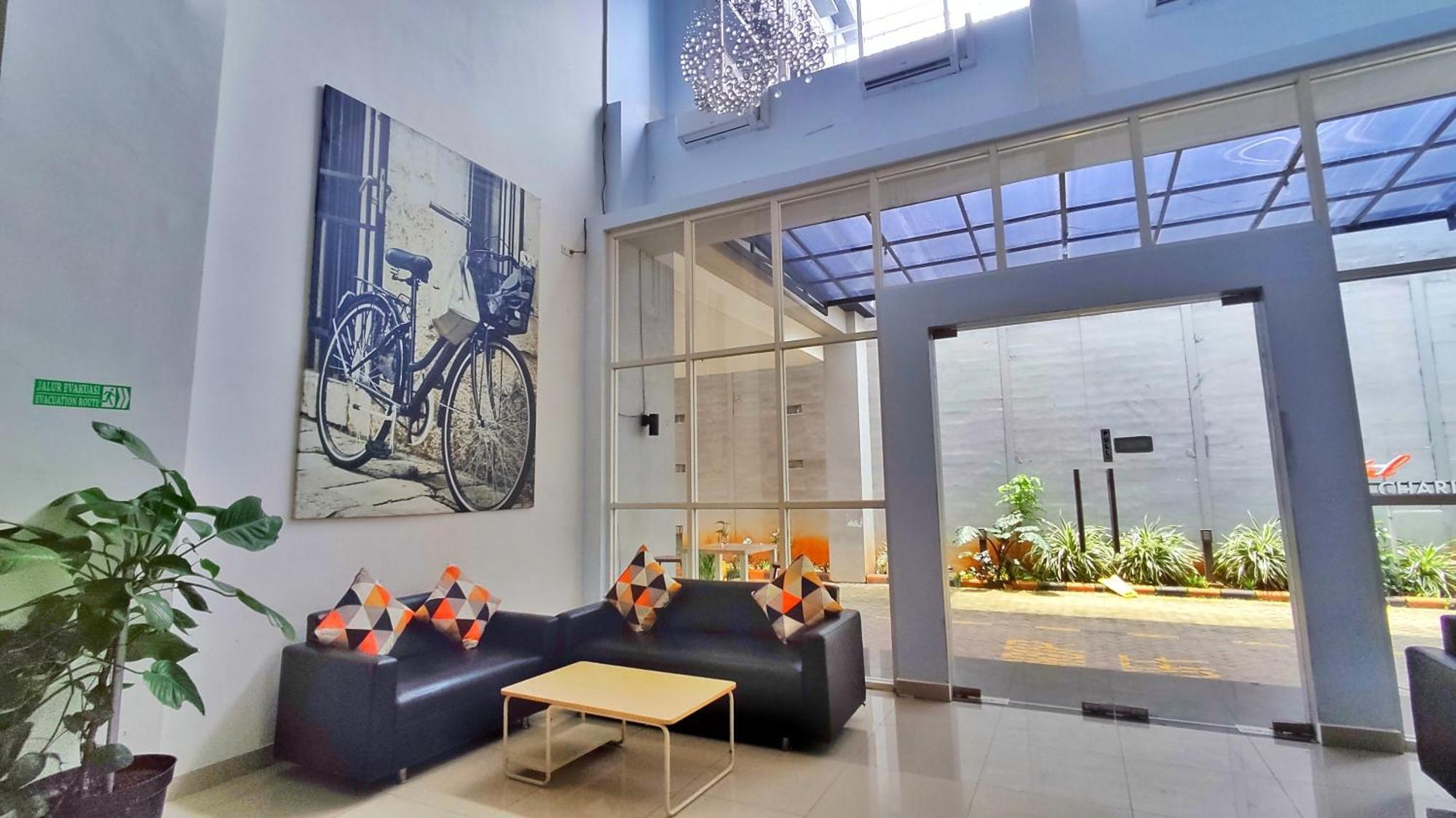 Votel Hotel Charis Tuban Tuban  Екстериор снимка