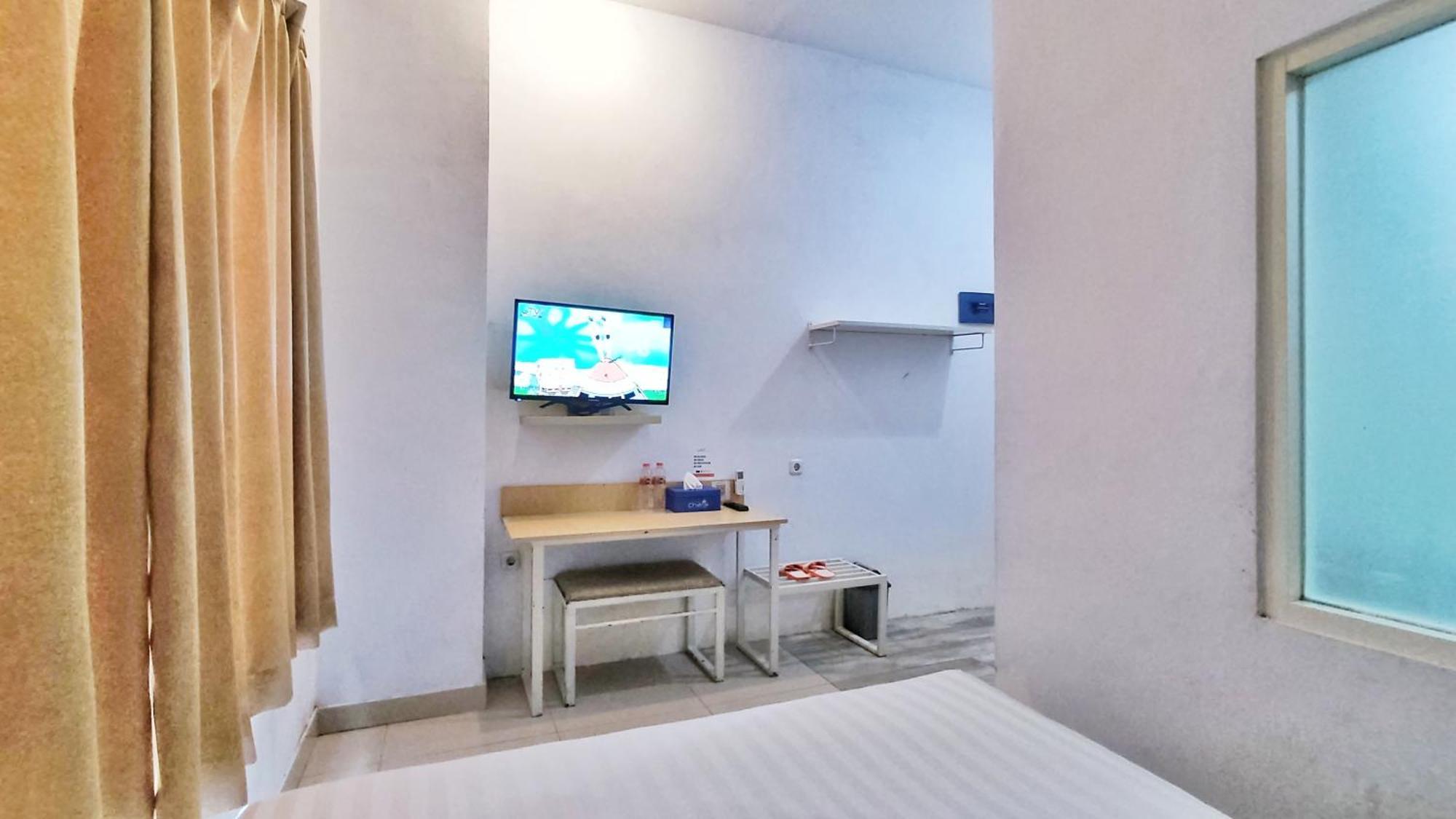 Votel Hotel Charis Tuban Tuban  Екстериор снимка